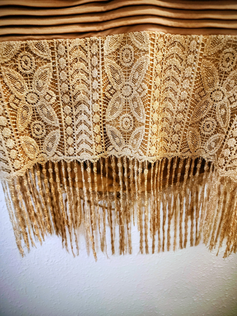XL NWOT Beautiful Venus Fringed Halter Top - Picture 4 of 8